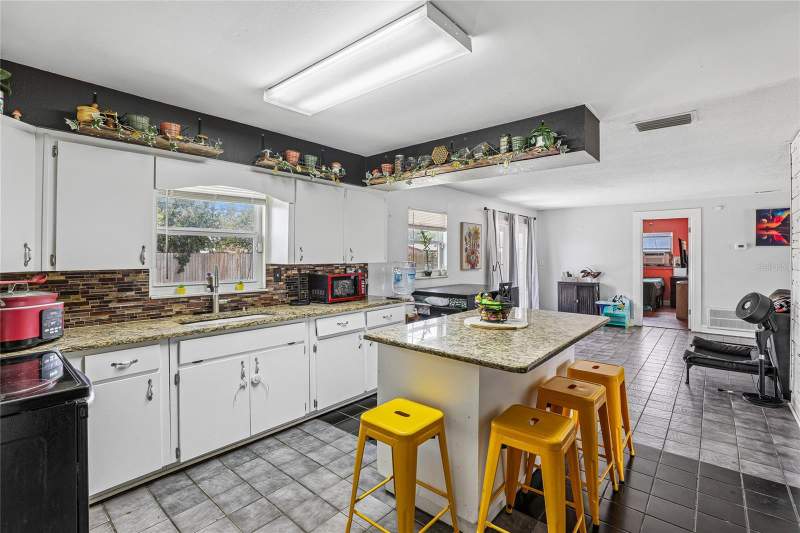 4 bedroom Single Family Residence at 3435 Swindell Road, Winston Heights, Lakeland — photo 4