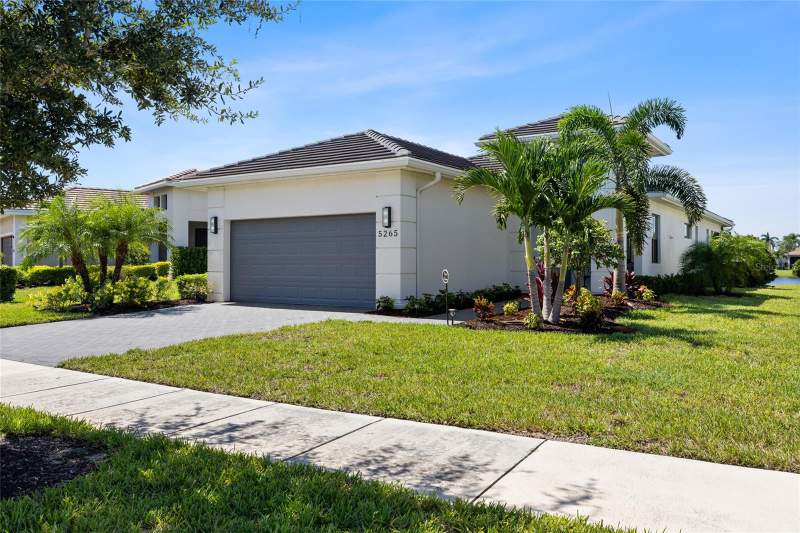 2 bedroom Single Family Residence at 5265 Barnett Circle, Cresswind Ph II Subph A, B & C, Lakewood Ranch — photo 3