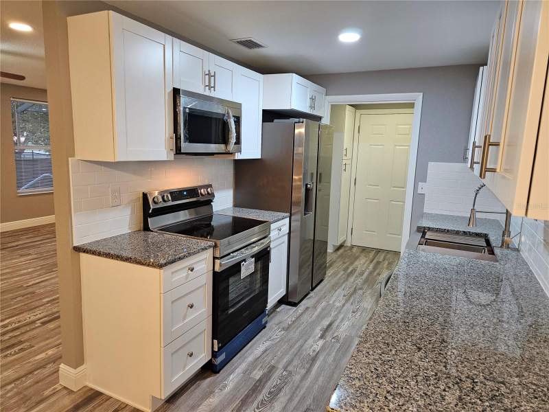 3 bedroom Single Family Residence at 5008 Cynthia Lane, Spring Hill, Spring Hill — photo 3
