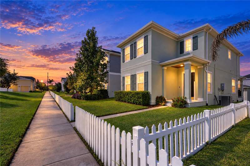 3 bedroom Single Family Residence at 11103 Great Neck Road, Winthrop Village Ph 2FB, Riverview — photo 1