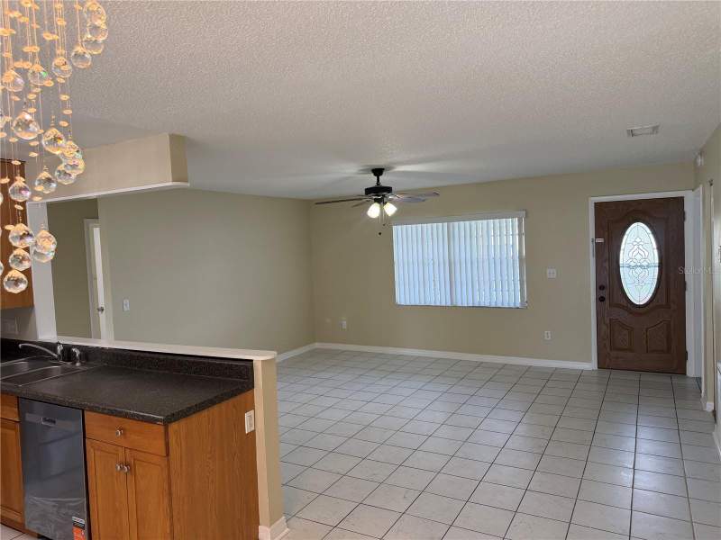 3 bedroom Single Family Residence at 1069 Bridlewood Way, Heather Lakes Ph 1 Unit 1 S, Brandon — photo 2
