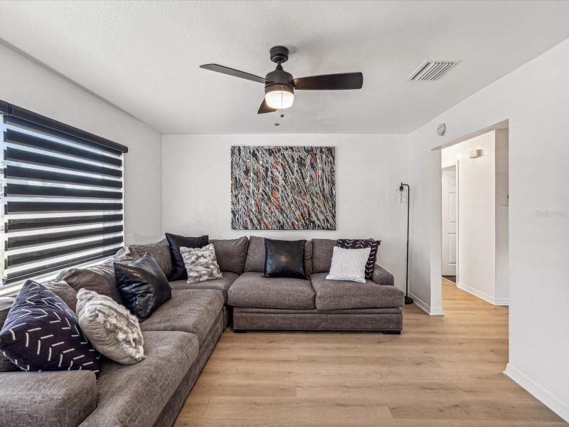 2 bedroom Single Family Residence at 2000 57th Street, Glenwood, St Petersburg — photo 5