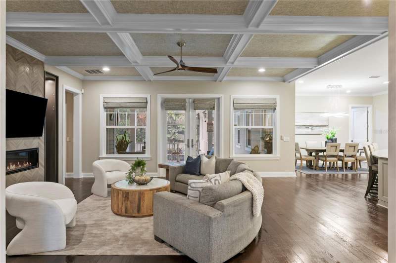 5 bedroom Single Family Residence at 5016 W Evelyn Drive, West Shore Crest, Tampa — photo 5