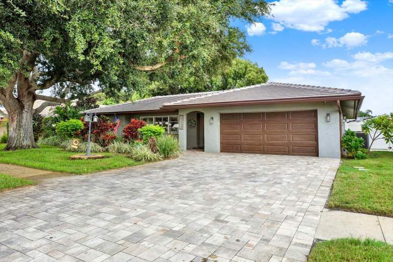 3 bedroom Single Family Residence at 11158 137th Street, Hillcrest Manor 5th Add, Largo — photo 2