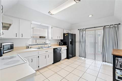 9758 Fox Hollow Road, Tampa FL - photo 14 of 56