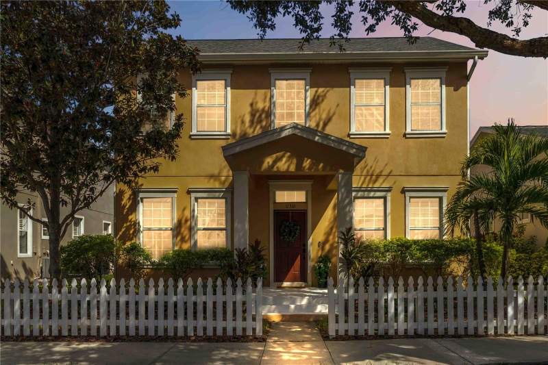 4 bedroom Single Family Residence at 11310 Winthrop Lake Drive, Winthrop Village Ph One-B, Riverview — photo 2