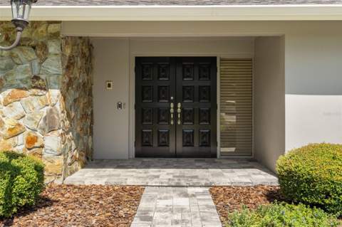 13916 Middle Park Drive, Tampa FL - photo 7 of 34
