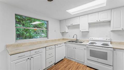 618 W Williams Street, Lakeland FL - photo 10 of 28