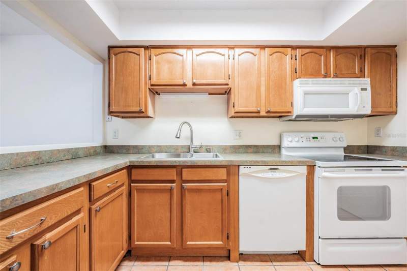 2 bedroom Condominium at 2936 Lichen Lane #B, Eastwood Shores 1 Ph 1, Clearwater — photo 5
