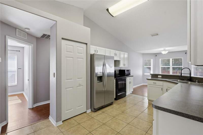3 bedroom Single Family Residence at 90 Zephyr Lily Trail, Palm Coast Sec 63, Palm Coast — photo 5