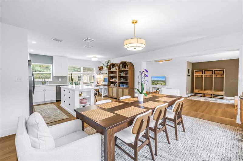 3 bedroom Single Family Residence at 7400 19TH AVENUE, JUNGLE COUNTRY CLUB 4TH ADD, ST PETERSBURG — photo 5