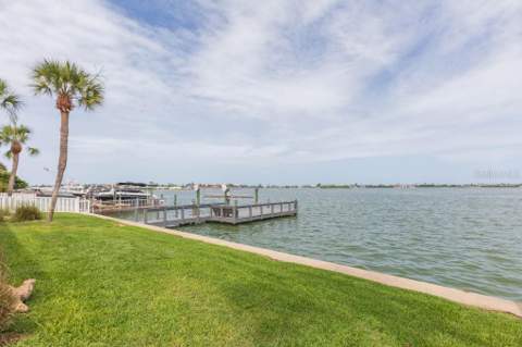 306 Buttonwood Lane, Largo FL - photo 21 of 45