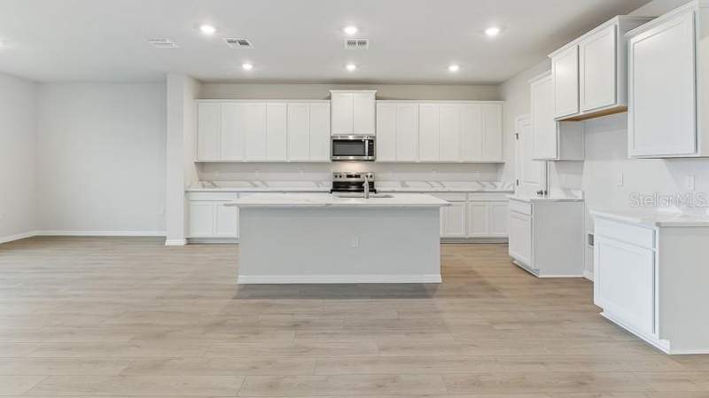 5 bedroom Single Family Residence at 10436 Woodland Garden Way, Oakfield Trails, Parrish — photo 5