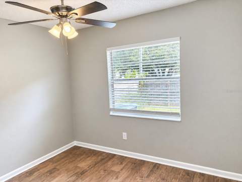 432 Regal Park Drive, Valrico FL - photo 9 of 18