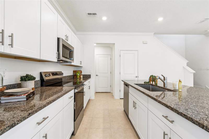 3 bedroom Townhouse at 10811 Fowlers Bluff Court, Cross Crk Prcl B, Tampa — photo 5
