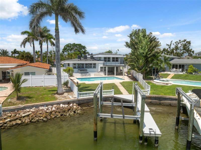 3 bedroom Single Family Residence at 900 79th Street, South Cswy Isle Yacht Club Add, St Petersburg — photo 3