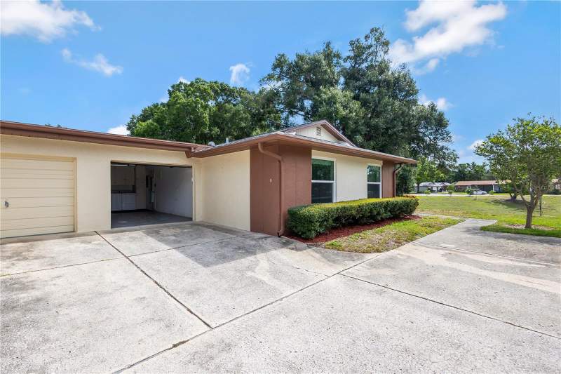 2 bedroom Condominium at 2261 Shelly Drive #D, Villa Condo I, Palm Harbor — photo 2