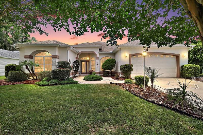 542 LOMA PASEO DRIVE home for sale in the Villages Lady