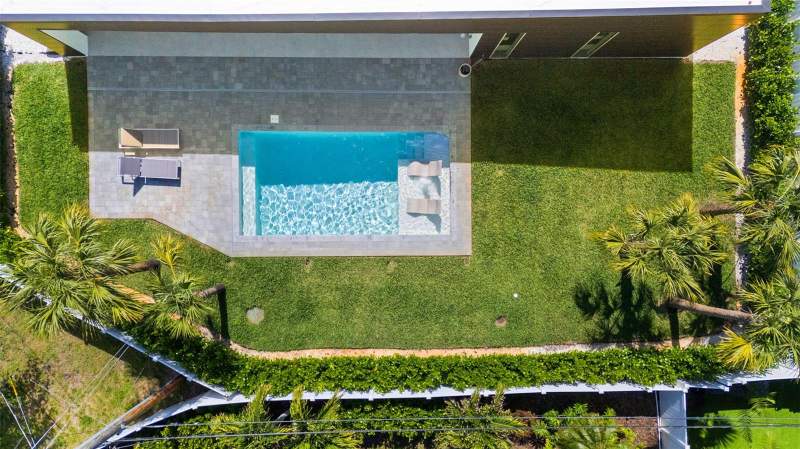 4 bedroom Single Family Residence at 1304 Indian Rocks Road, Belleair Estates, Belleair — photo 3