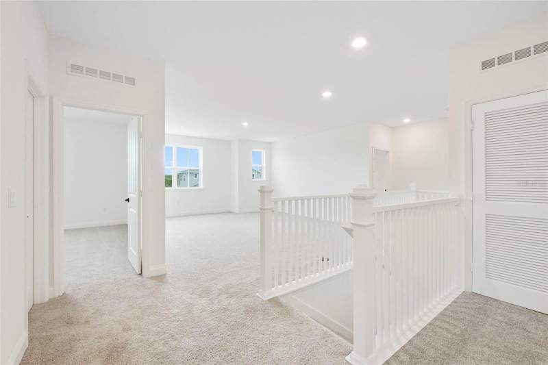 5 bedroom Single Family Residence at 5171 Mockingbird Sound Court, Estates At Lake Jesup North, Sanford — photo 4