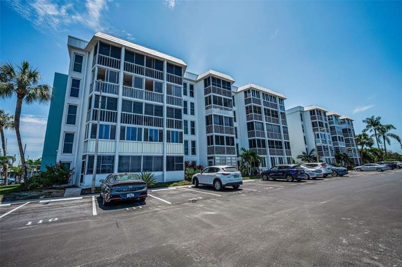 Moorings Of Maximo Condo