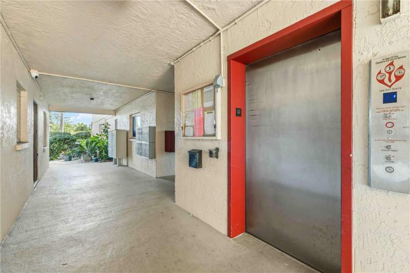 2 bedroom Condominium at 3983 Lake Bayshore Drive #F-508, Bayshore On The Lake Apts Sec 3, Bradenton — photo 4