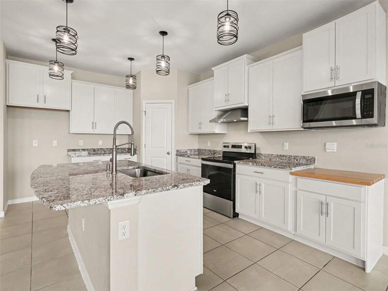4 bedroom Single Family Residence at 1167 Ocean Spray Drive, Shell Cove Ph 1, Ruskin — photo 2