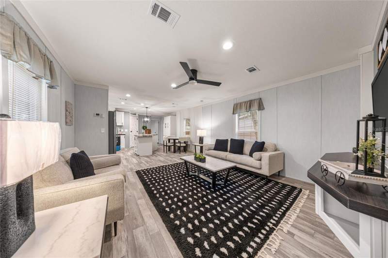 2 bedroom Manufactured Home at 5682 NW 53rd Street, Ocala Park Estates, Ocala — photo 5