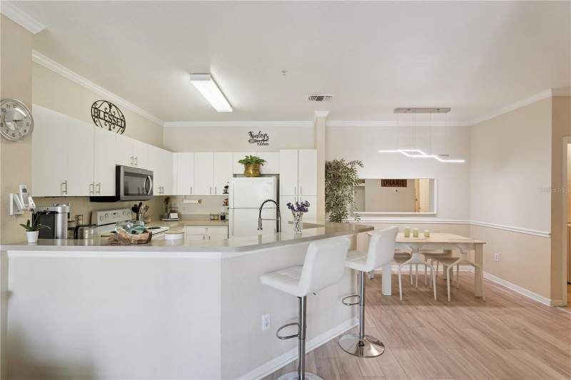 1 bedroom Condominium at 3751 Conroy Road #2325, Mosaic/Millenia, Orlando — photo 4