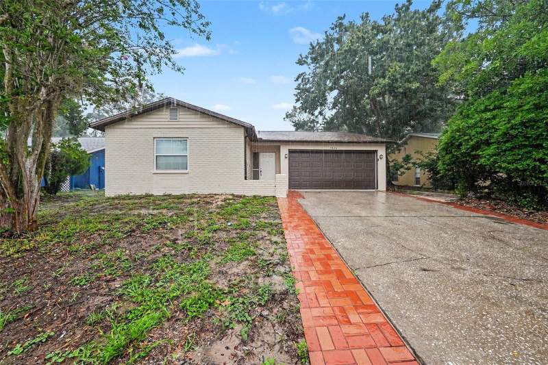 7623 BRAMBLEWOOD DRIVE home for sale in Orchid Lake Village