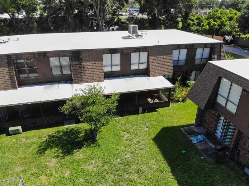 4 bedroom Townhouse at 1836 N Crystal Lake Drive #95, The Grove, Lakeland — photo 2