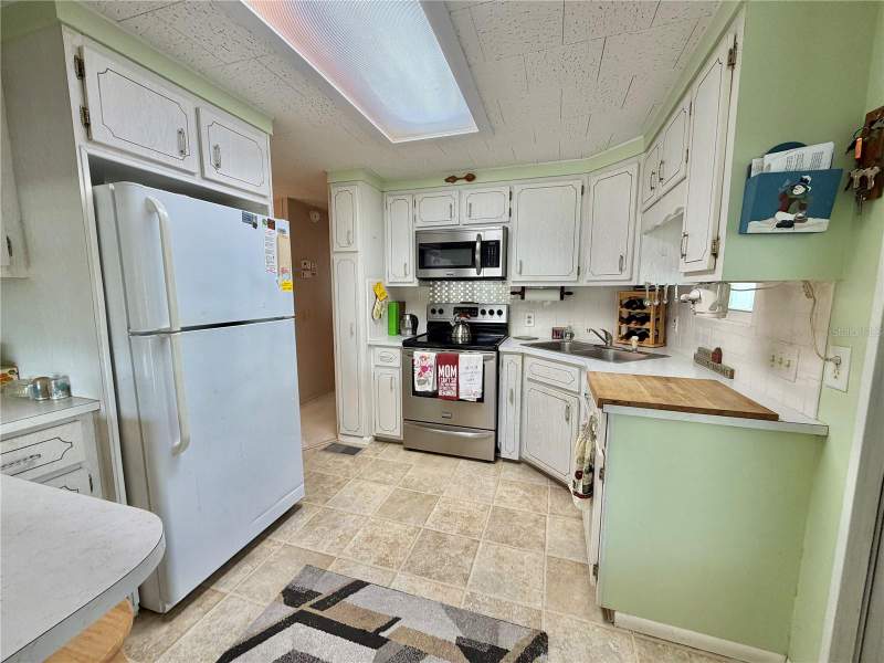 2 bedroom Mobile Home at 223 Hawthorne Boulevard, Hawthorne Residents Cooperativ, Leesburg — photo 5