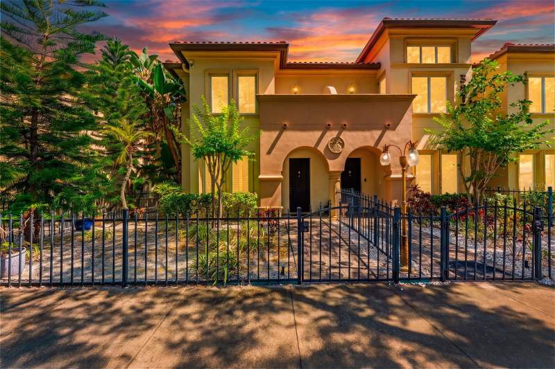 Bellavilla Luxury Townhomes
