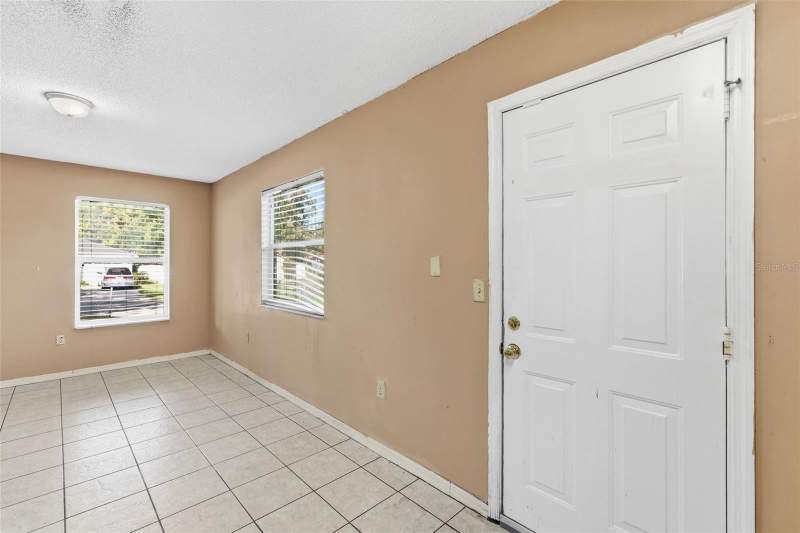 3 bedroom Single Family Residence at 902 Talladega Street, Liberia, Leesburg — photo 4