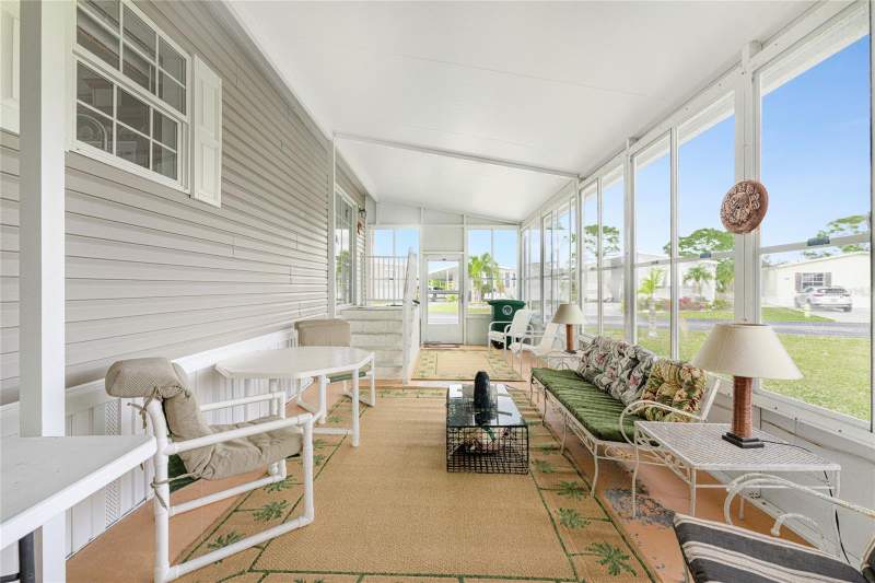 2 bedroom Manufactured Home at 7348 Swinton Ave, Village Of Holiday Lake, Port Charlotte — photo 3