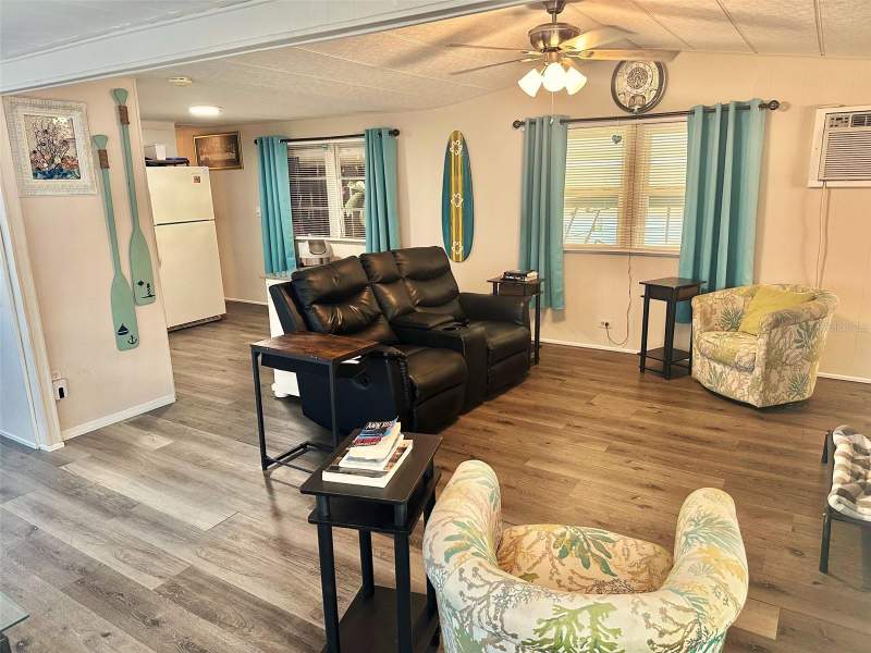 2 bedroom Mobile Home at 11157 102ND WAY #213, LAKE SEMINOLE RESORT NORTH M/H UNREC, LARGO — photo 3