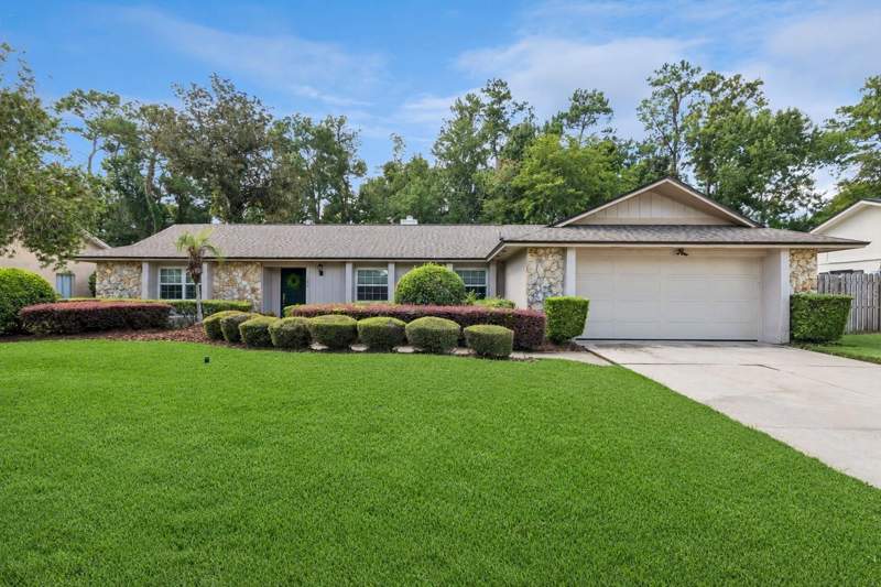 734 RIVERBEND BOULEVARD home for sale in Sweetwater Oaks