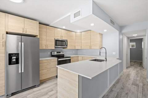 4035 S School Avenue #C5, Sarasota FL - photo 6 of 6
