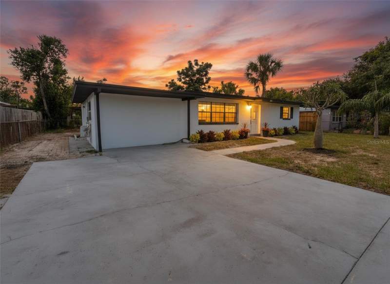 4112 W FAIRVIEW HEIGHTS home for sale in Bay Breeze