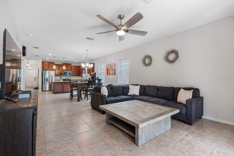 3 bedroom Single Family Residence at 15913 Oakleaf Run Drive, Starling At Fishhawk Ph Ia, Lithia — photo 3
