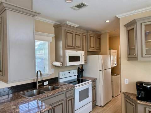 699 Cindi Avenue, Leesburg FL - photo 11 of 33