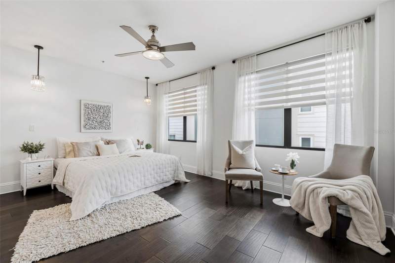 3 bedroom Townhouse at 300 Delmar Terrace, Delmar Twnhms, St Petersburg — photo 5