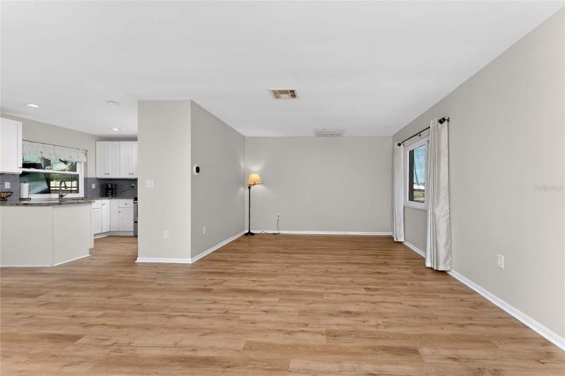 2 bedroom Single Family Residence at 557 Magnolia Avenue, Port Charlotte Sec 010, Port Charlotte — photo 4