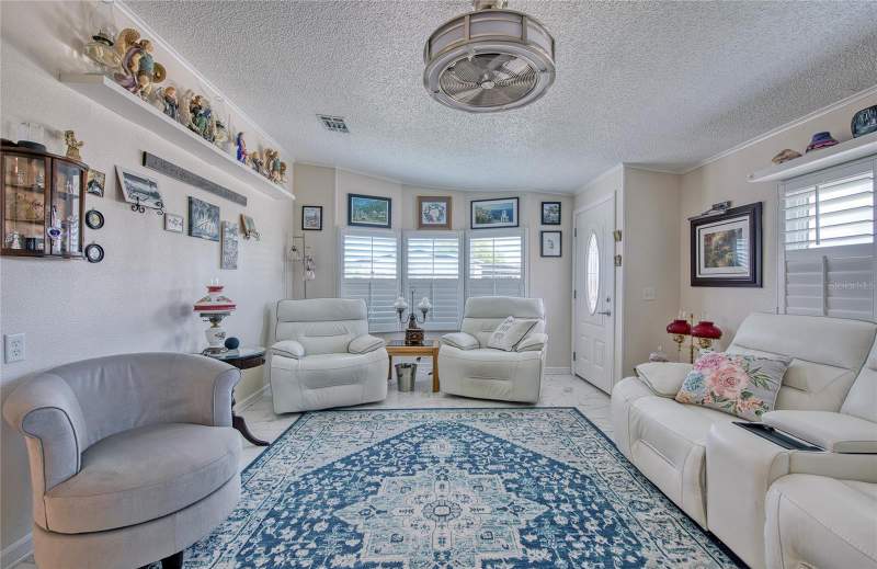 2 bedroom Manufactured Home at 214 Dolphin Drive, Gull-Aire Village, Oldsmar — photo 3
