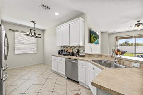 8521 Southern Charm Circle, Brooksville FL - photo 13 of 44