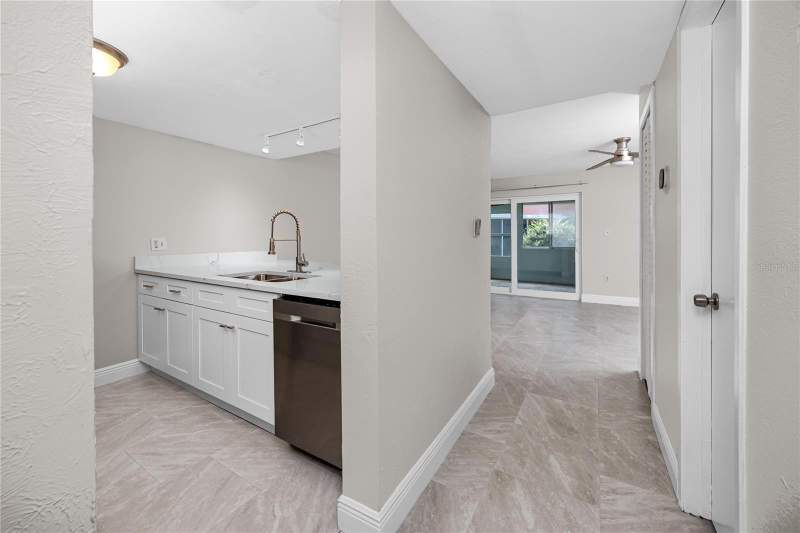 2 bedroom Townhouse at 3610 42nd Street #C, Bermuda Bay Beach Condo, St Petersburg — photo 5