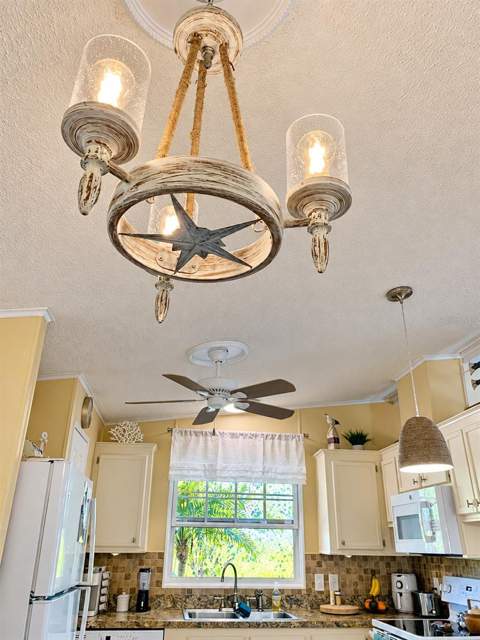 8304 Princess Court, Palmetto FL - photo 8 of 35