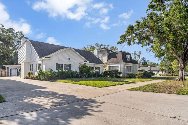 3 bedroom Single Family Residence at 216 S Shore Crest Drive, Beach Park, Tampa — photo 2