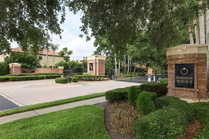 6 bedroom Single Family Residence at 1349 Valley Pine Circle, Sweetwater West, Apopka — photo 2