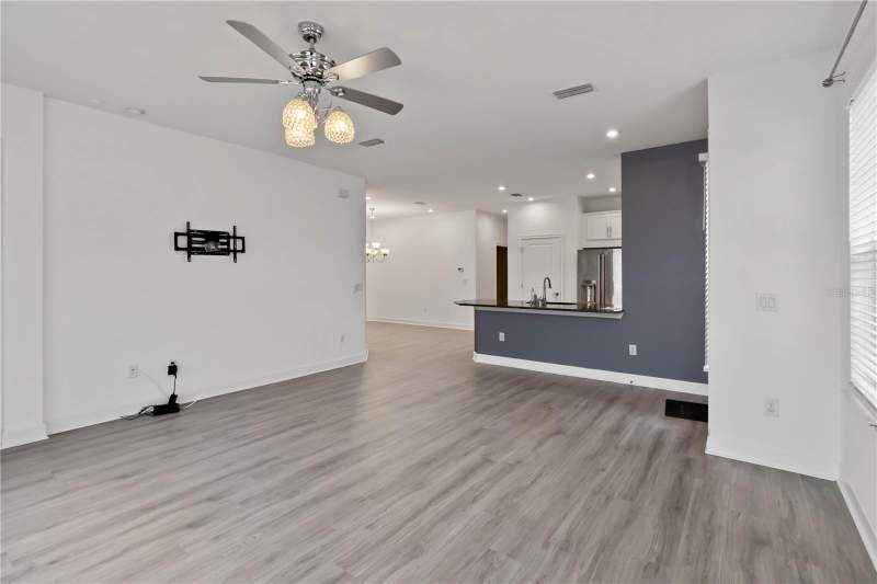 2 bedroom Half Duplex at 10934 Wendover Drive, Artisan Lakes Esplanade Ph IV Subph A,B,, Palmetto — photo 3